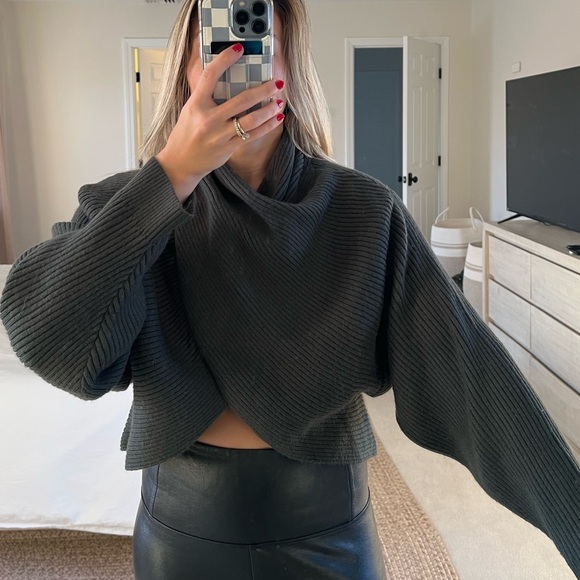 Cropped mock turtleneck sweater olive green - Picture 2 of 5